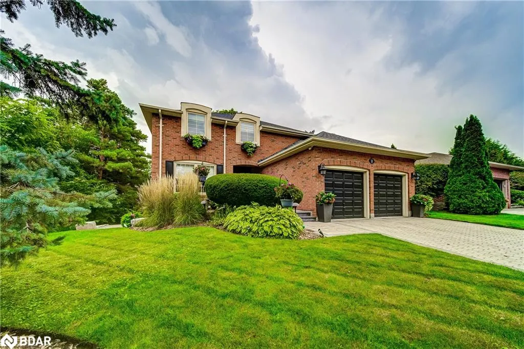 35 Golf Links Drive