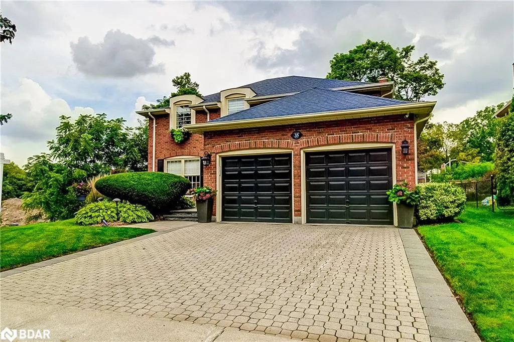 35 Golf Links Drive
