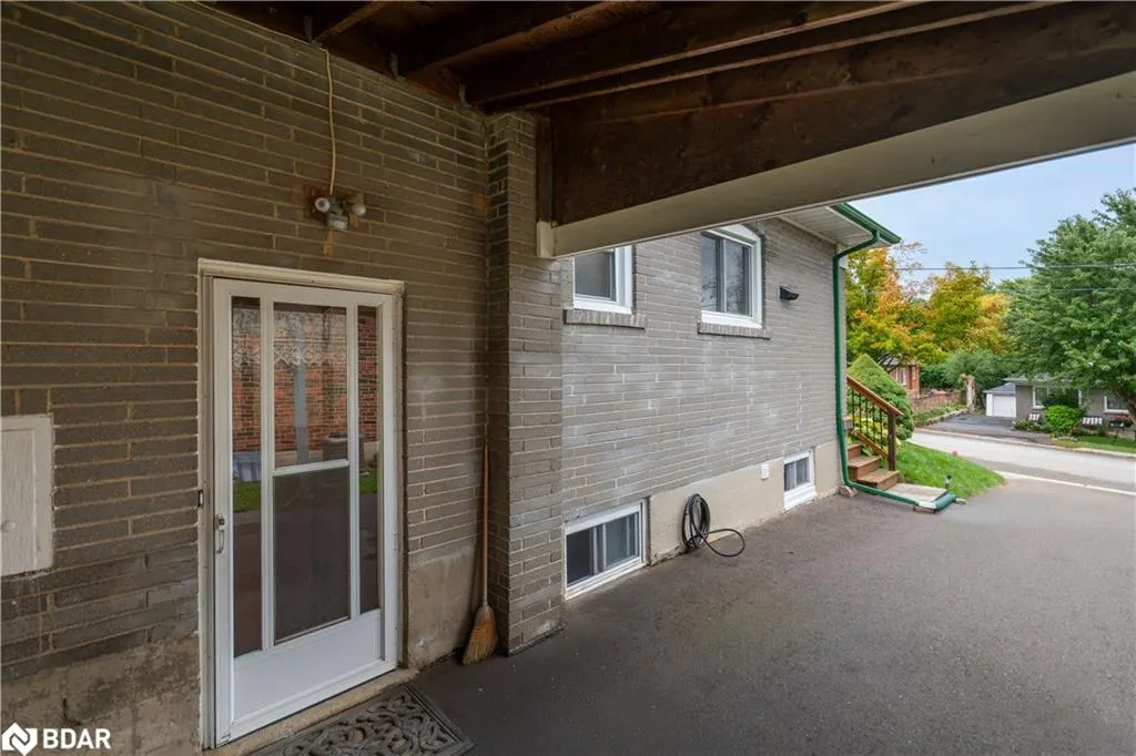 36 Hewson Crescent