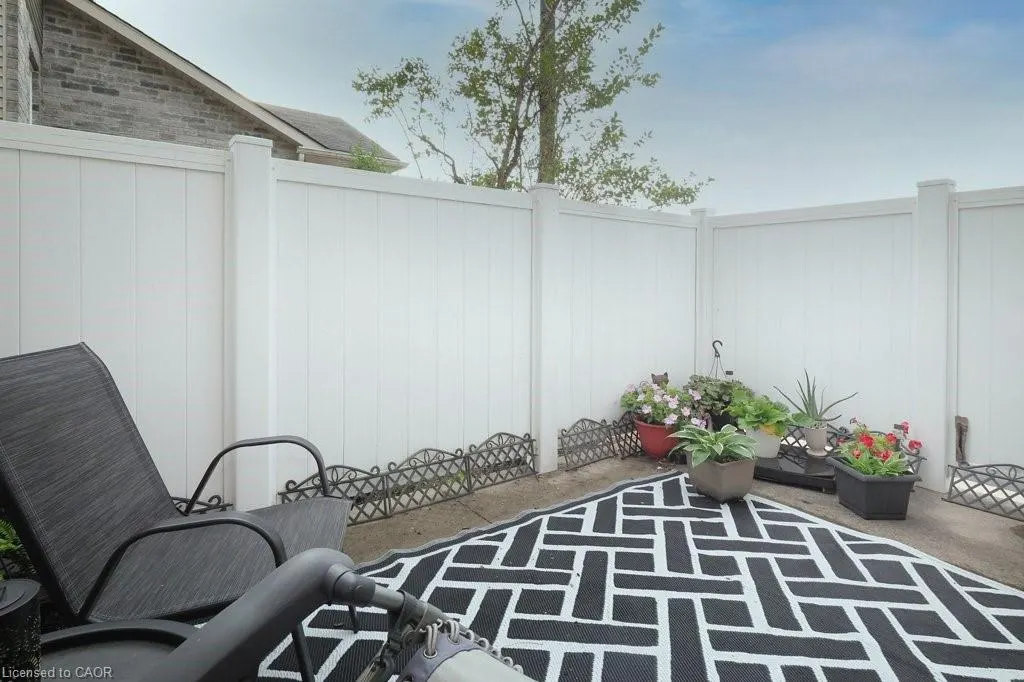 240 Westmeadow Drive, #D13