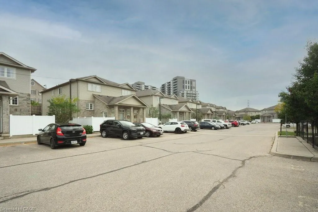 240 Westmeadow Drive, #D13