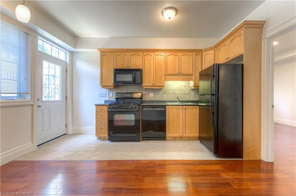 555 King Street E, #109