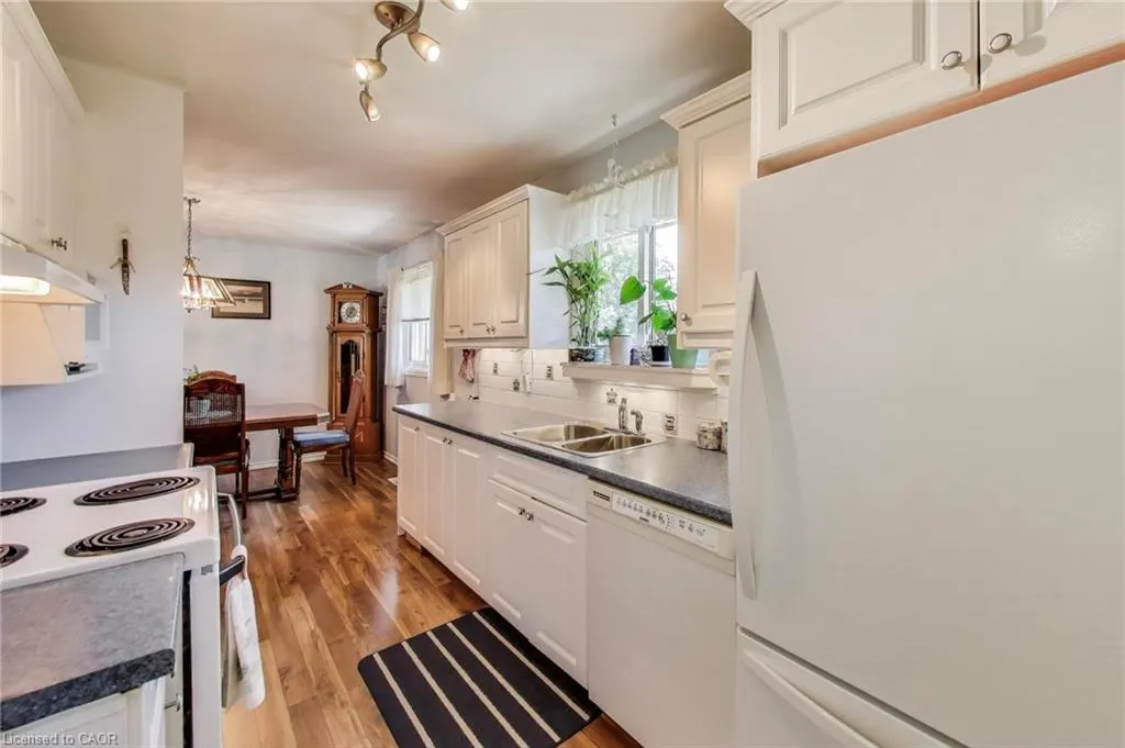 5 Woodsview Place