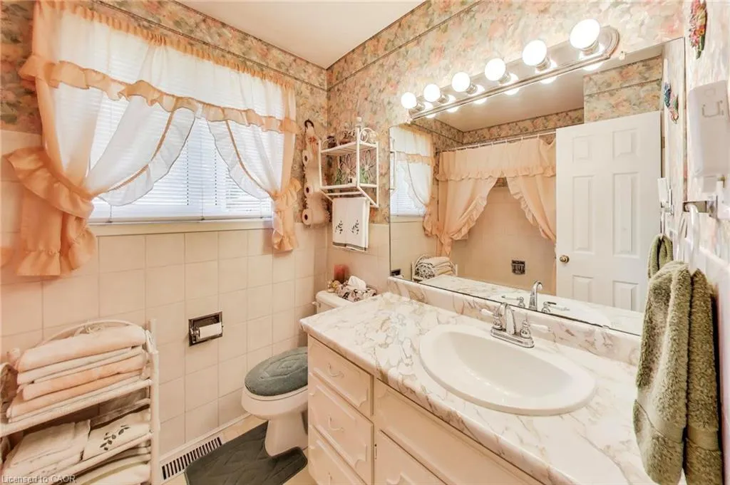 5 Woodsview Place