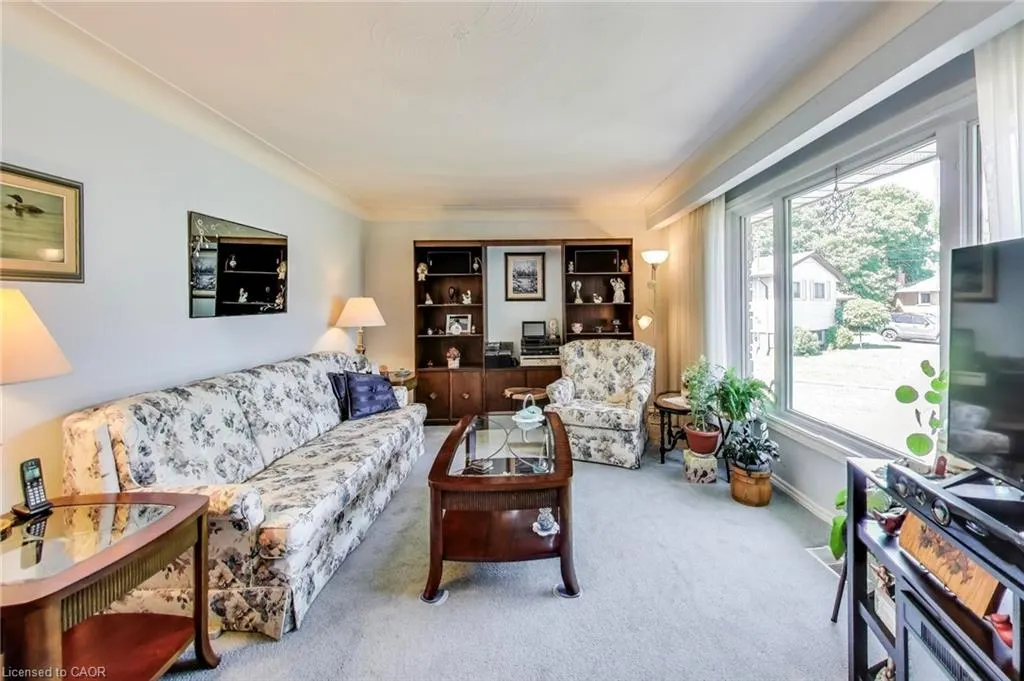 5 Woodsview Place