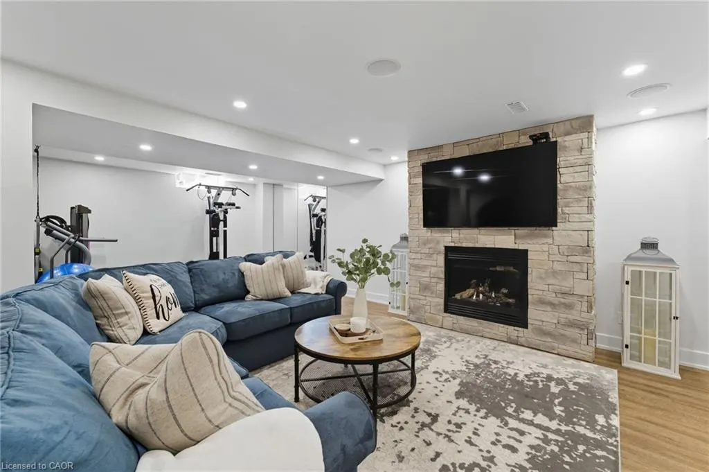 124 Carmine Crescent