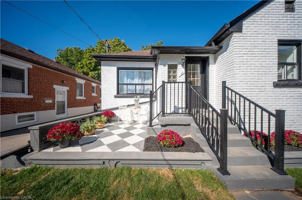 48 Woodbridge Road