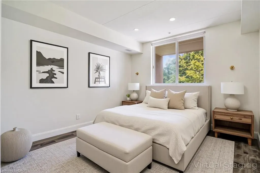 3499 Upper Middle Road, #211