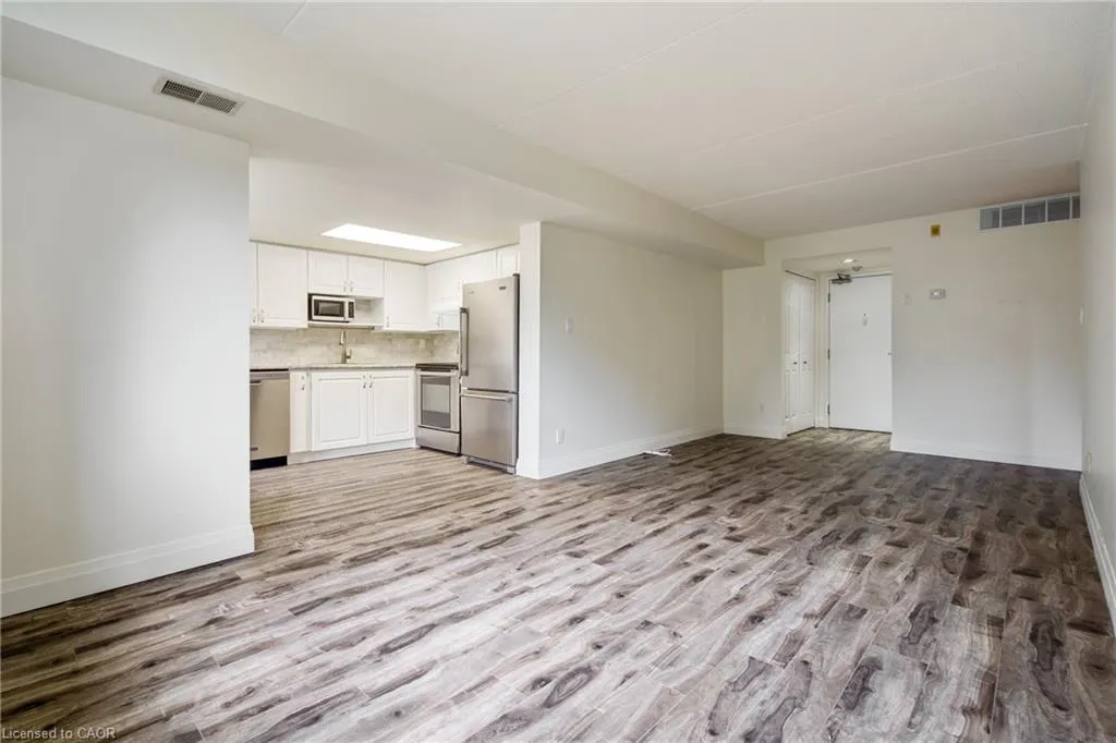 3499 Upper Middle Road, #211