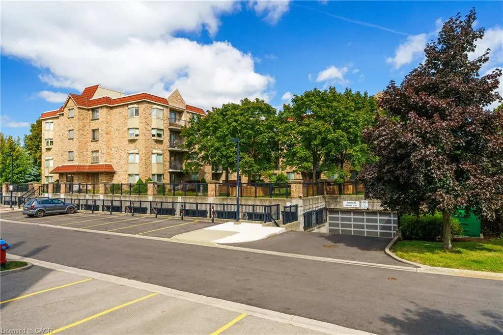 3499 Upper Middle Road, #211