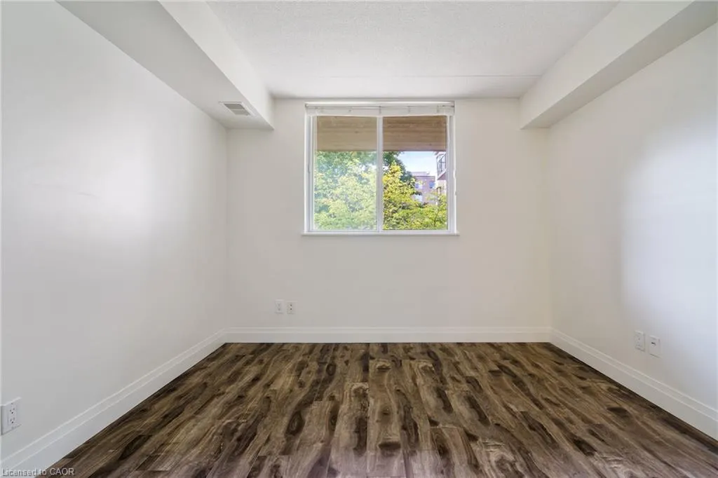 3499 Upper Middle Road, #211