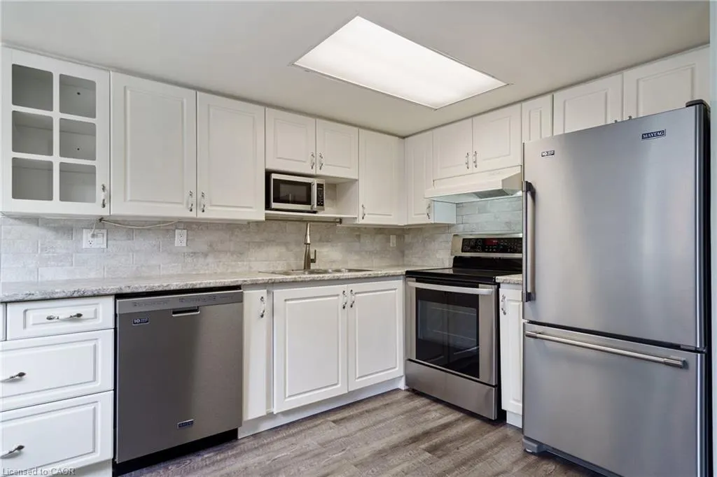 3499 Upper Middle Road, #211