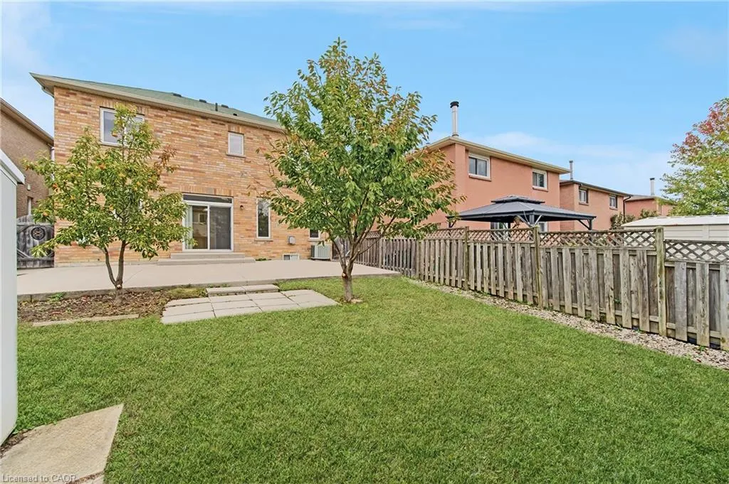 126 Merrilee Crescent