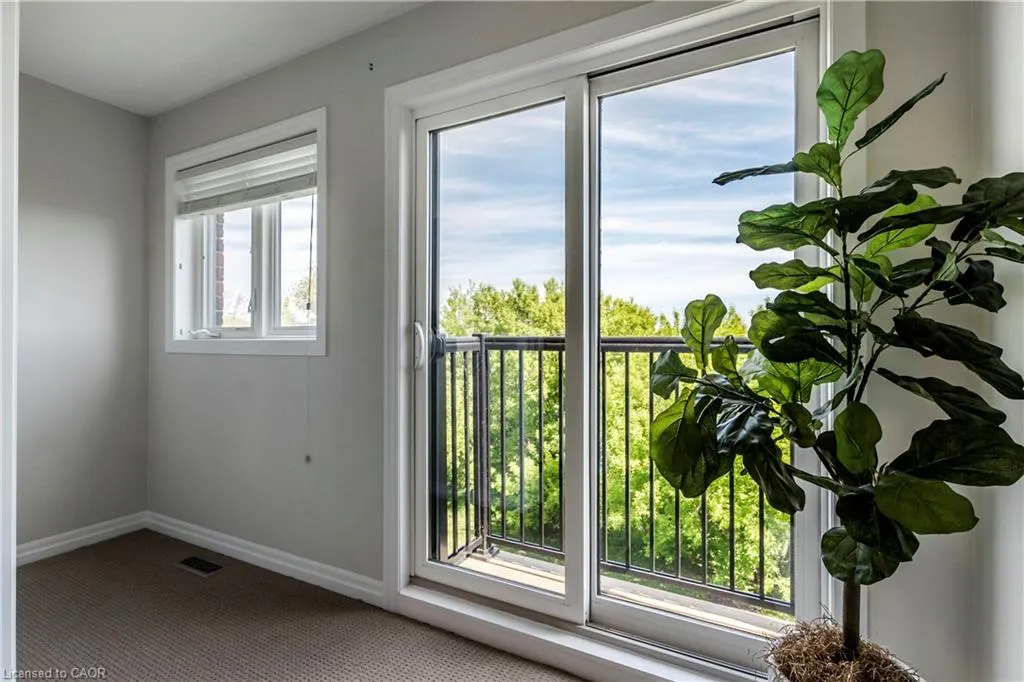 290 Barton Street W, #17