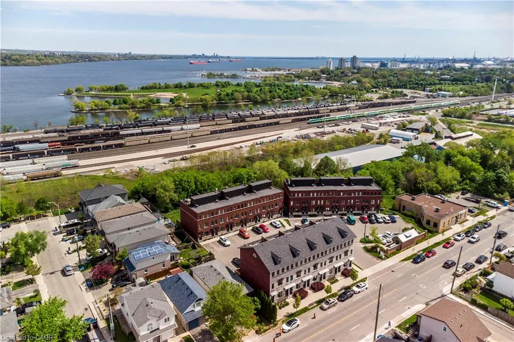 290 Barton Street W, #17