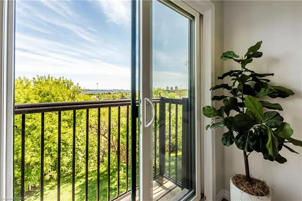 290 Barton Street W, #17