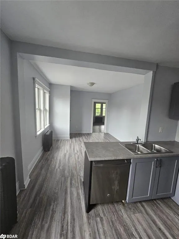 991 Main Street E, #5