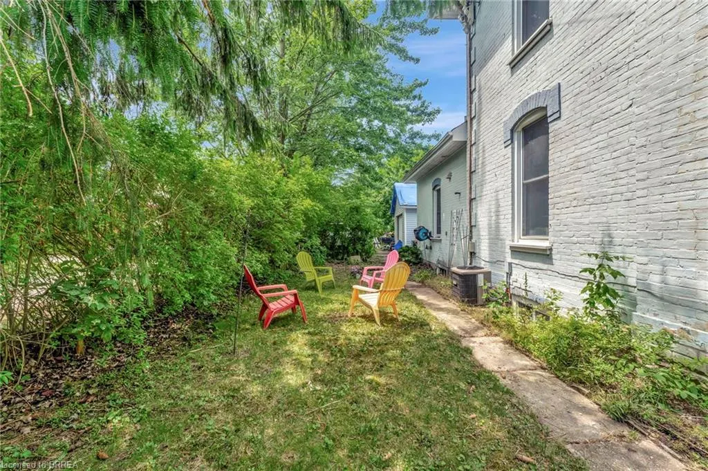 16 Stover Street S