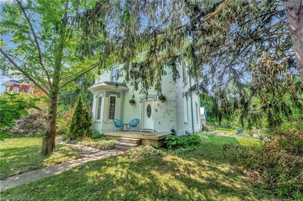 16 Stover Street S