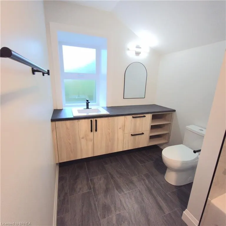 33 Islington Avenue, #1