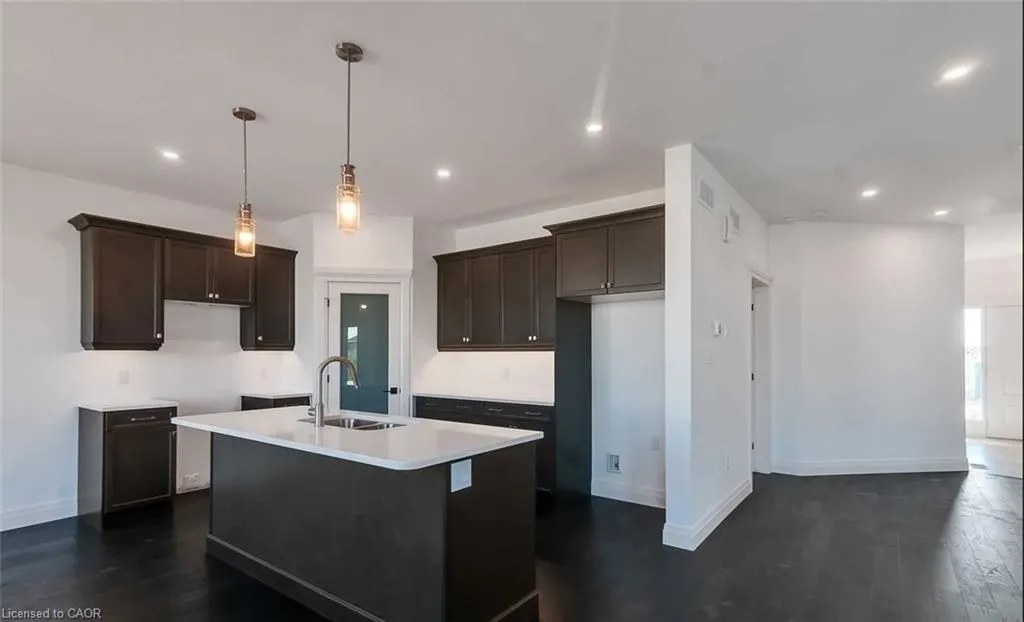 28 Rosina Lane