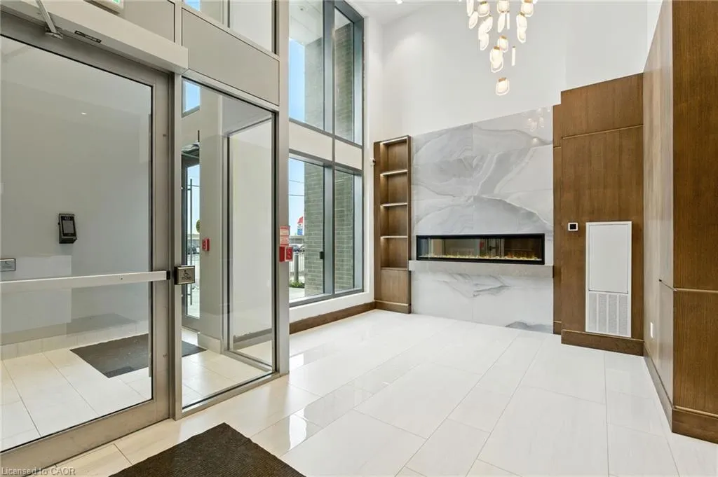 2782 Barton Street E, #1605
