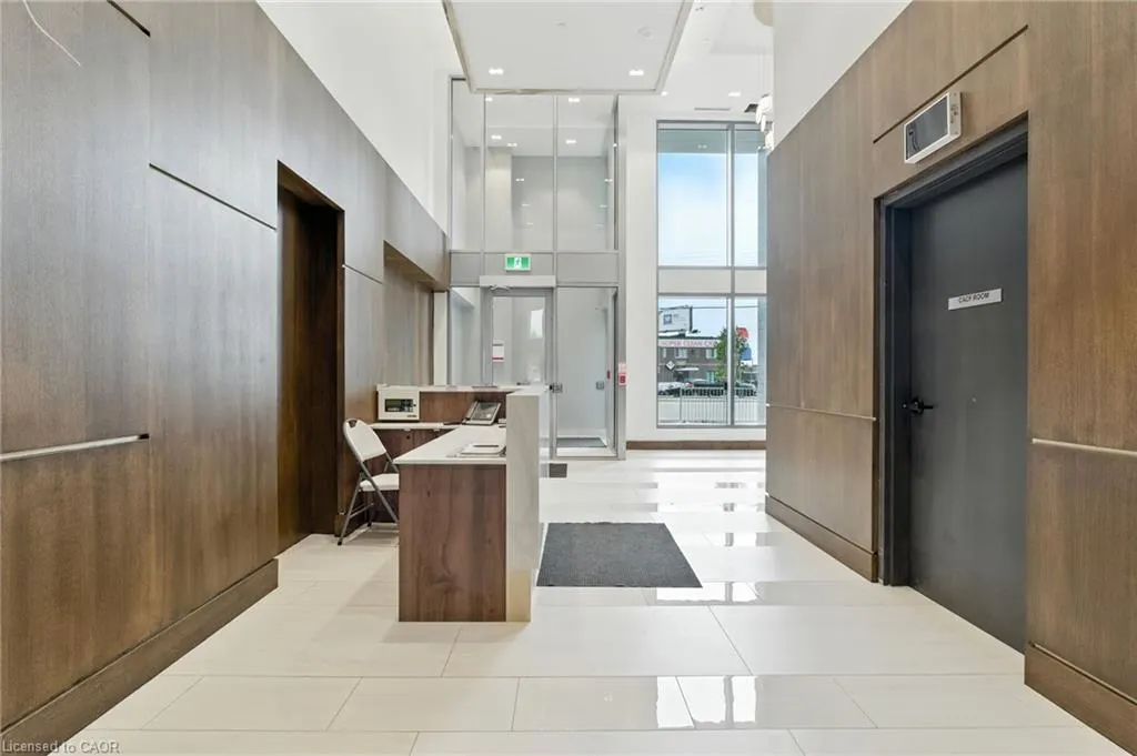 2782 Barton Street E, #1605