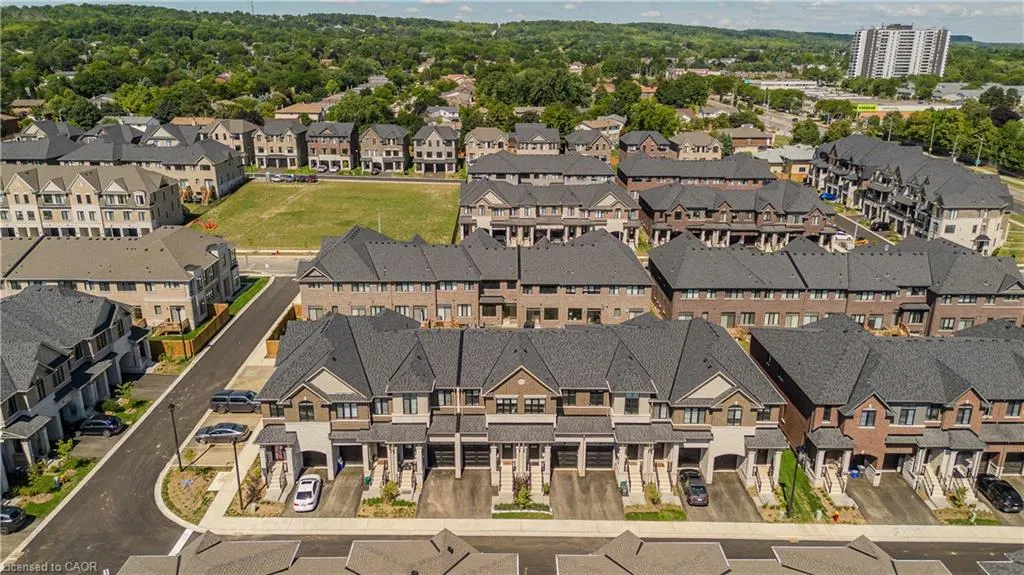 1407 Oakmont Common