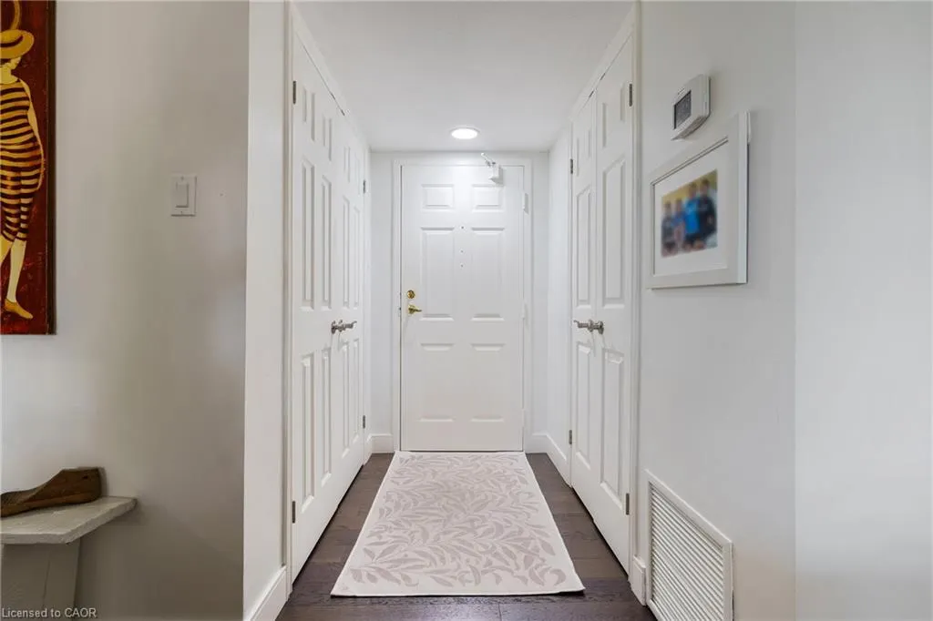 150 Wilson Street W, #301