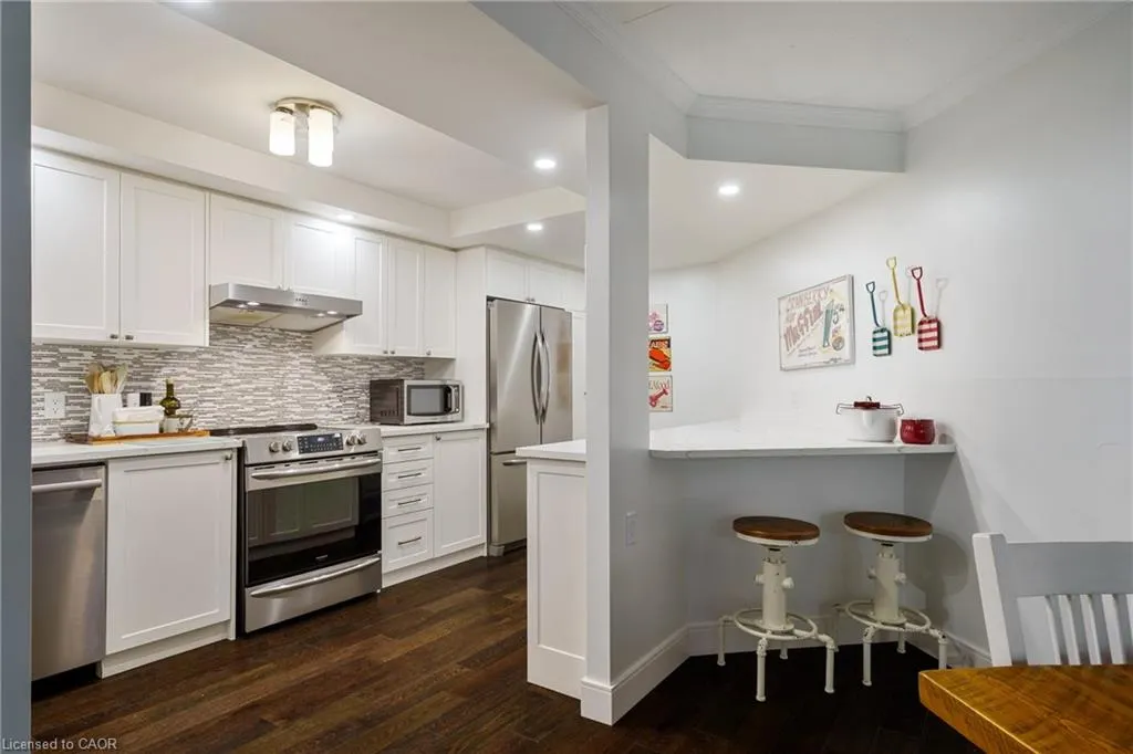 150 Wilson Street W, #301