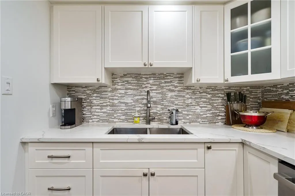 150 Wilson Street W, #301