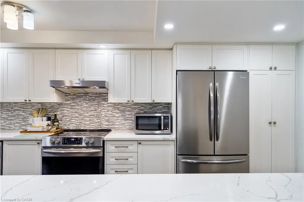 150 Wilson Street W, #301