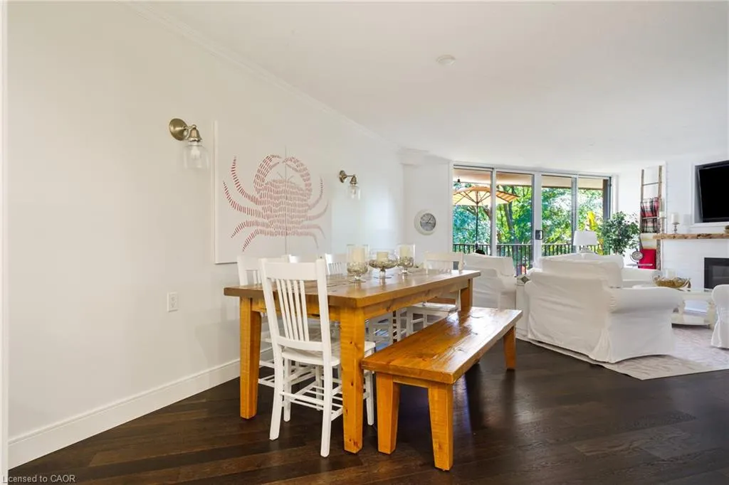 150 Wilson Street W, #301