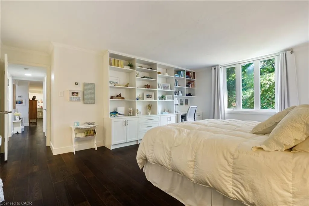 150 Wilson Street W, #301