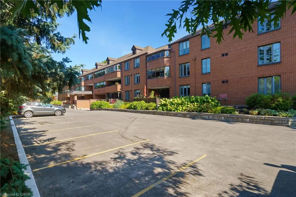 150 Wilson Street W, #301