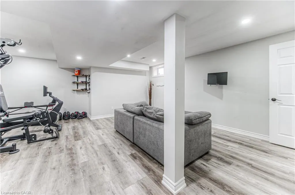 583 Windflower Crescent