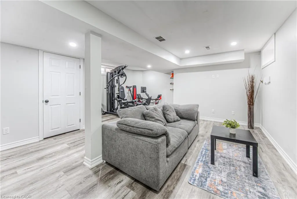 583 Windflower Crescent