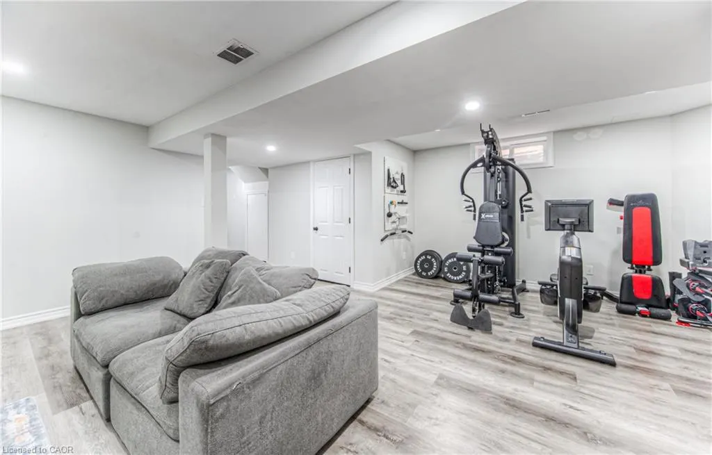 583 Windflower Crescent