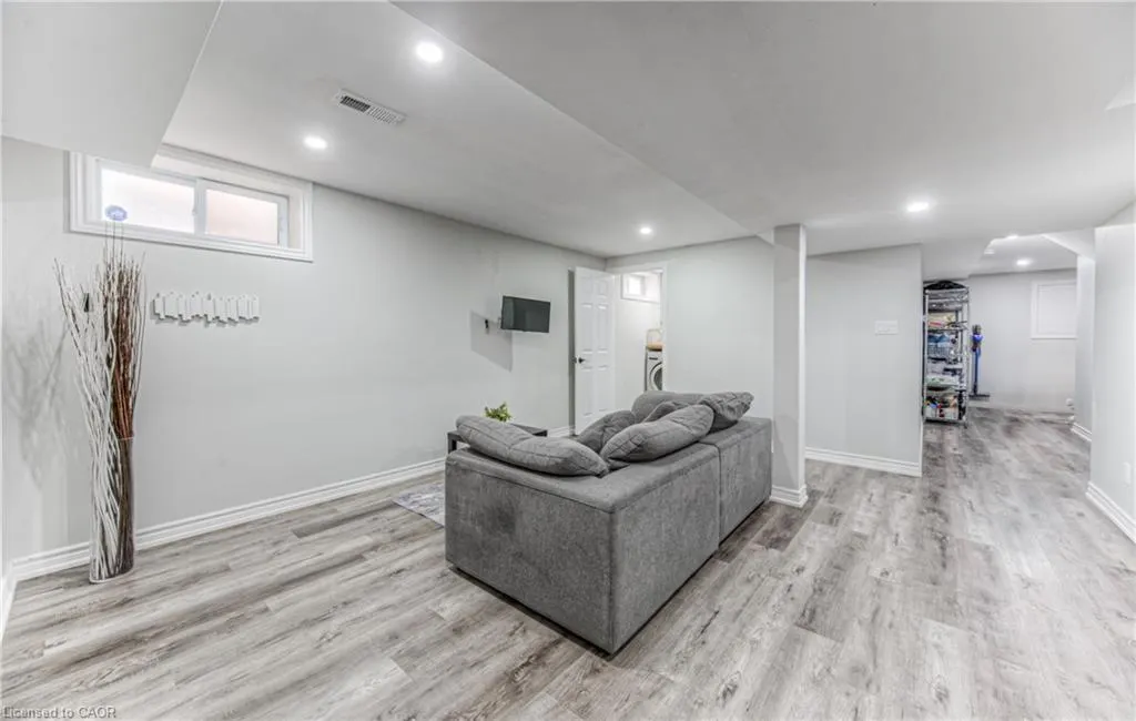 583 Windflower Crescent