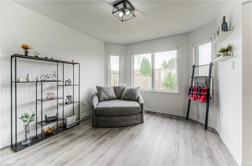 583 Windflower Crescent
