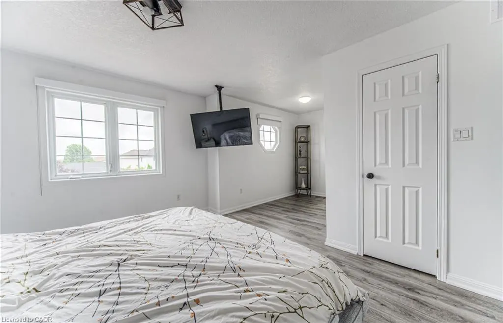 583 Windflower Crescent