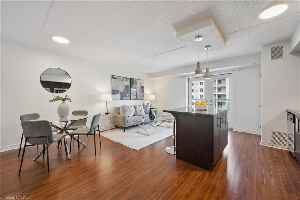 776 Laurelwood Drive, #307