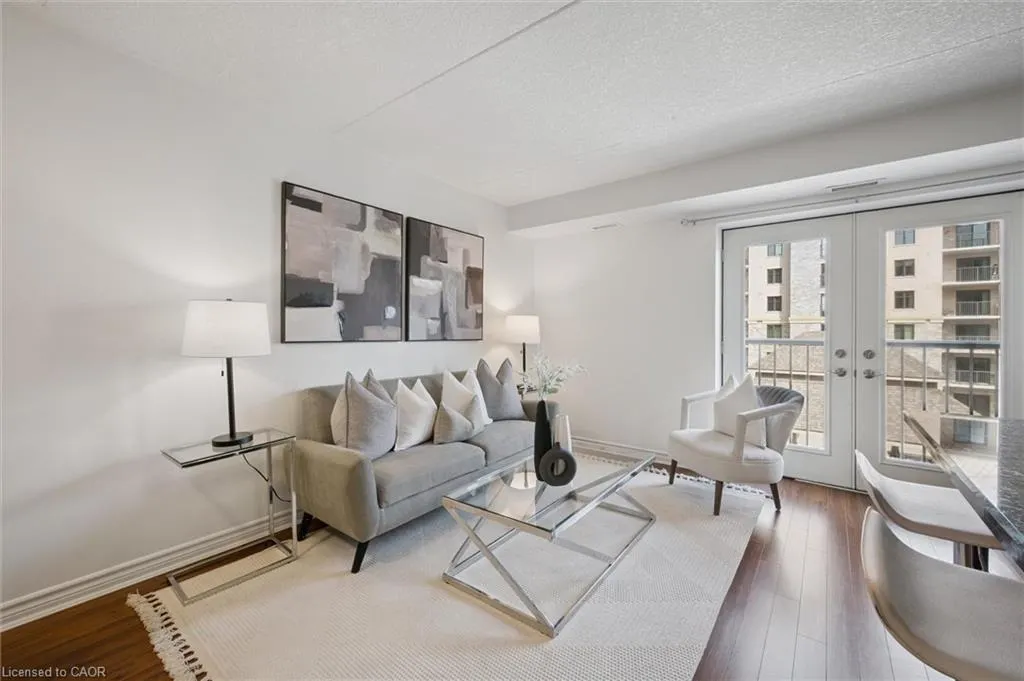 776 Laurelwood Drive, #307