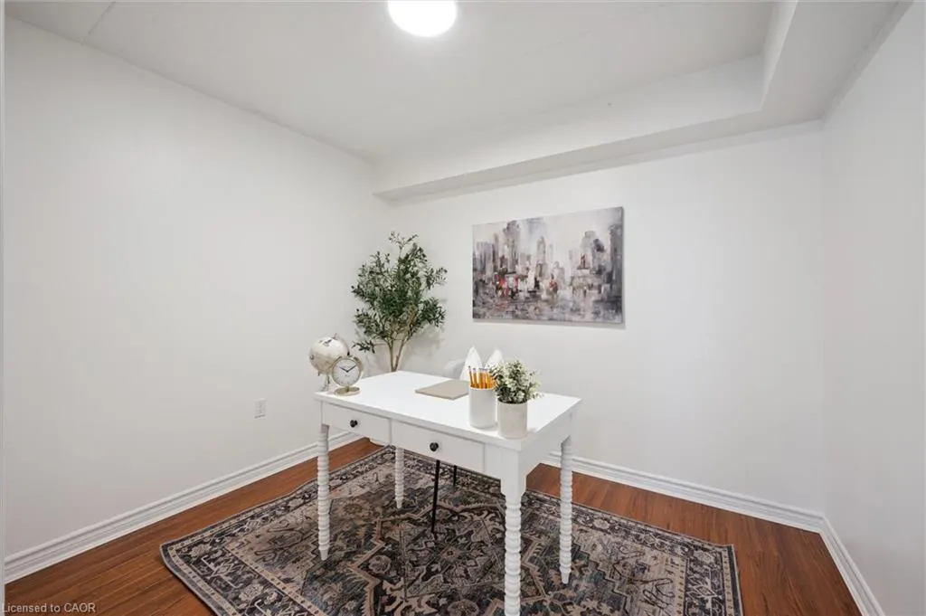 776 Laurelwood Drive, #307
