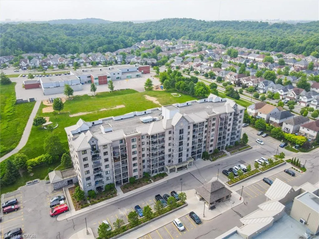 776 Laurelwood Drive, #307