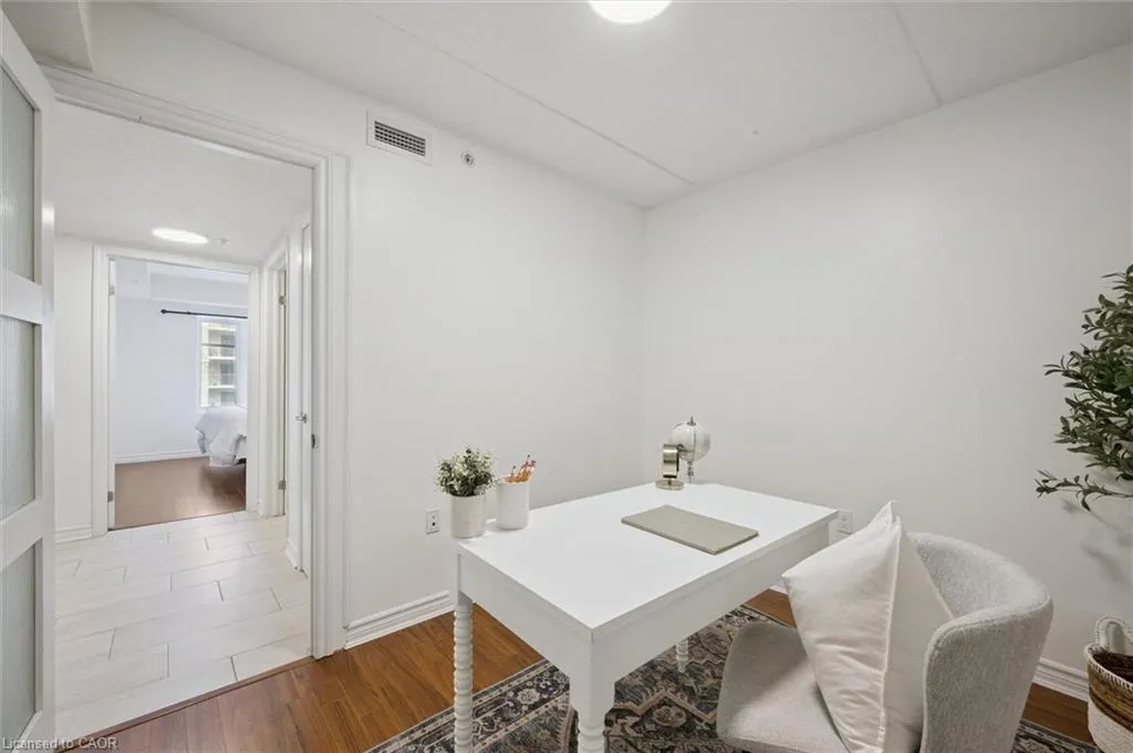 776 Laurelwood Drive, #307