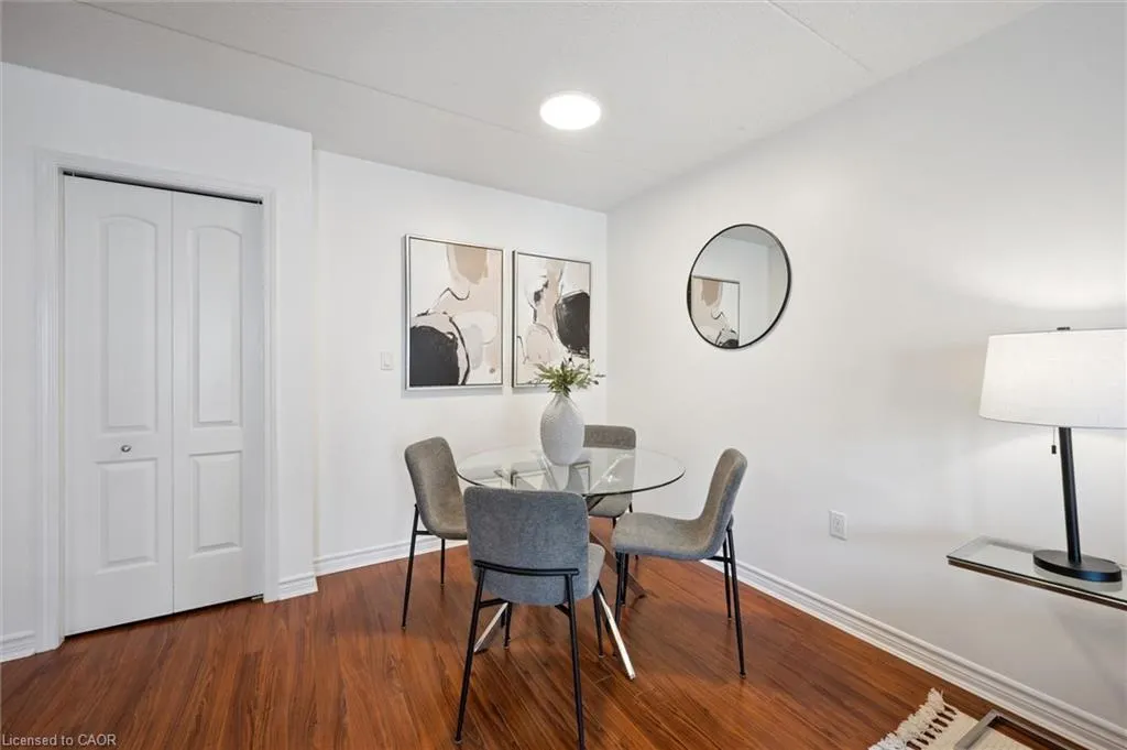 776 Laurelwood Drive, #307