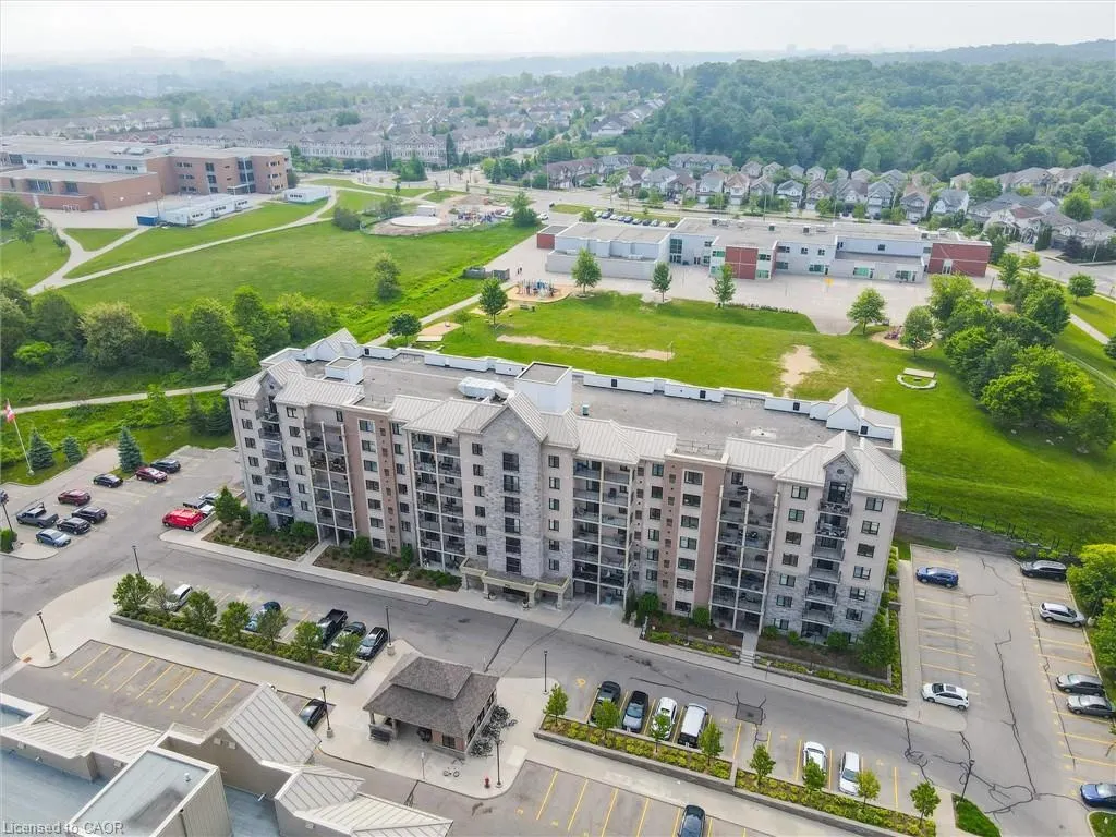 776 Laurelwood Drive, #307