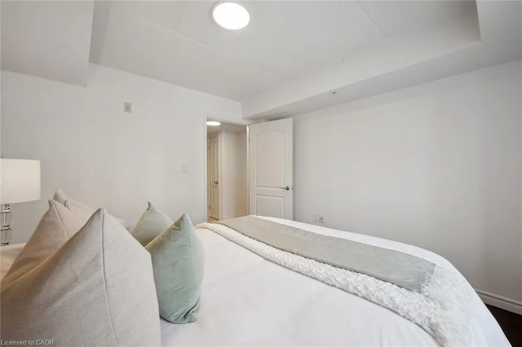 776 Laurelwood Drive, #307
