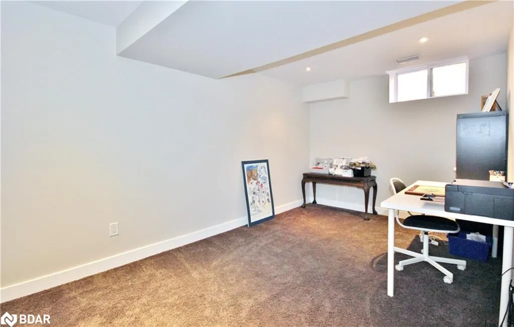 1084 Winnifred Court
